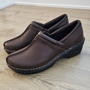 EASTLAND Women's Kelsey Slip On Clog Size 10